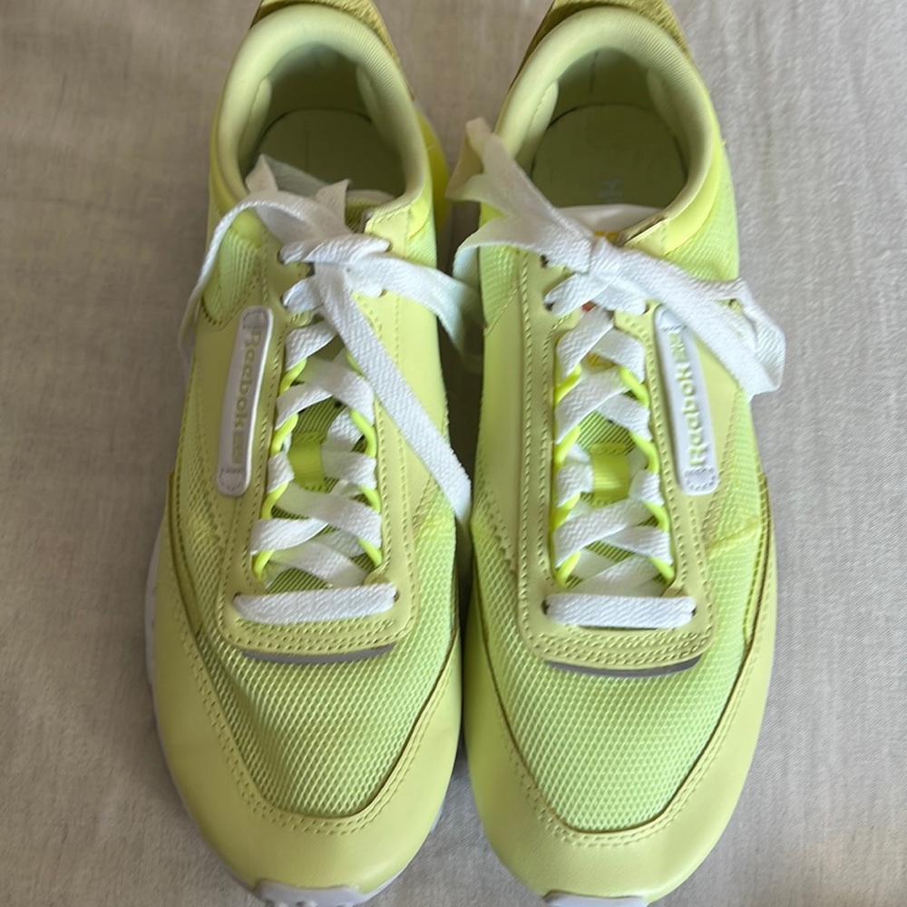 Reebok Sneakers